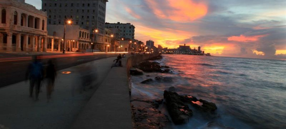 El malecón de La Habana tendrá servicio de internet wifi este año
