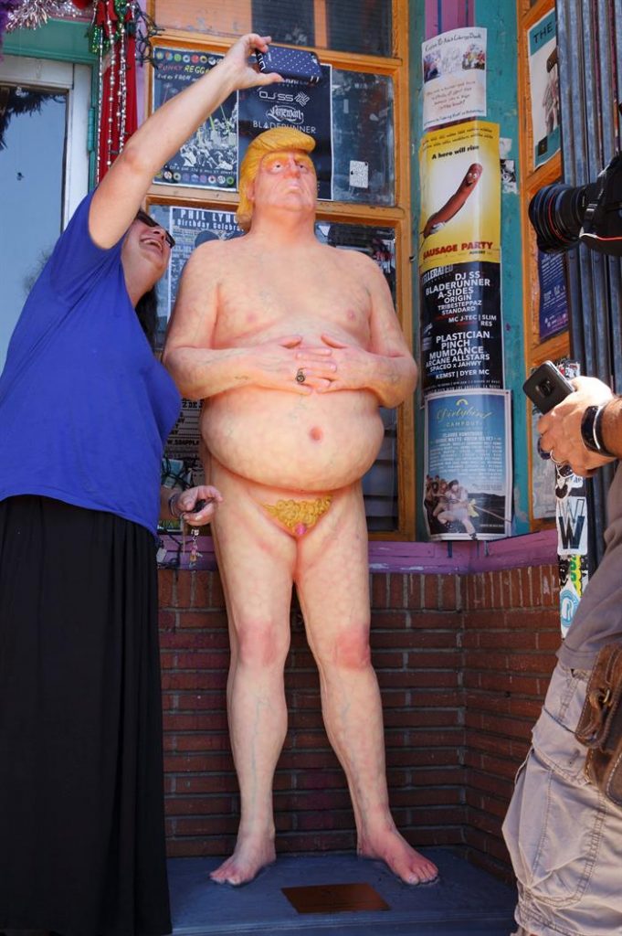 Roban la estatua de Donald Trump desnudo del barrio artístico de Miami