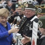 La canciller Alemana Angela Merkel pide resolver los problemas del país