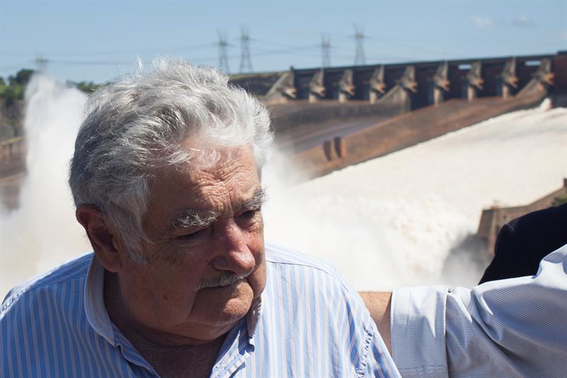 Mujica: la civilización va camino a convertirse en «gigantesco basurero»