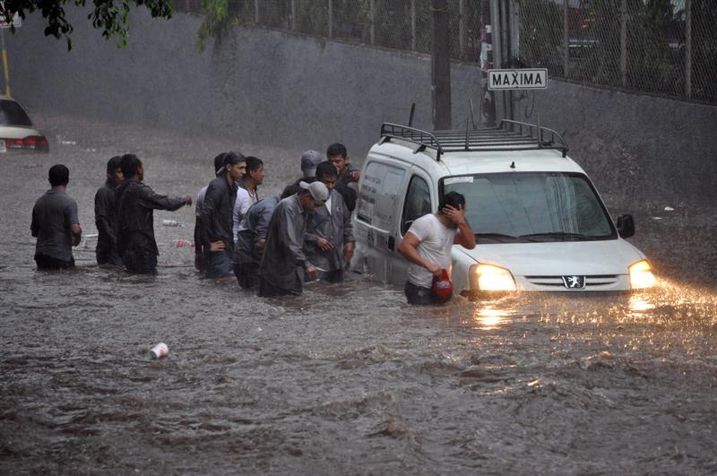 Decretaron alerta roja en localidad de Honduras por fuertes lluvias