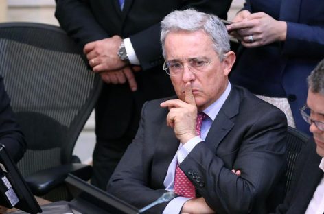 Uribe insiste en la necesidad de renegociar el acuerdo de paz