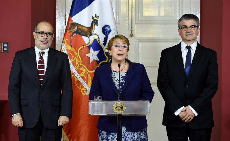 Bachelet nombró nuevo presidente del Banco Central de Chile