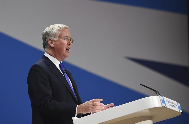 Ministro de Defensa británico cree que la UE desapareció con el «brexit»