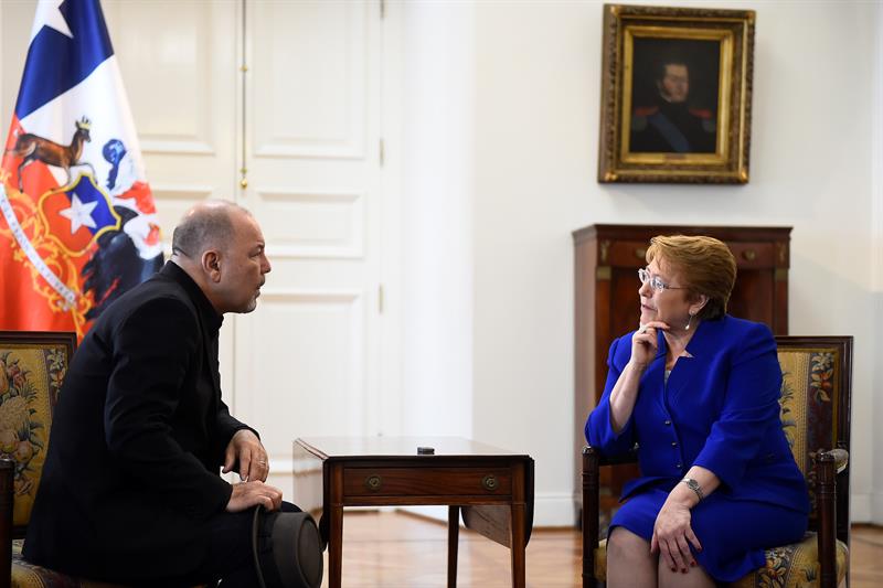 Michelle Bachelet recibió al cantante panameño Rubén Blades