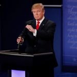 Trump apuró sus opciones para recortar ventaja de Clinton