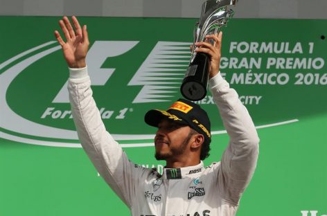 Hamilton ganó en México y continúa a la caza de Rosberg
