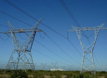 Gobierno mantendrá subsidio eléctrico a casi 800 mil usuarios durante primer semestre de 2018