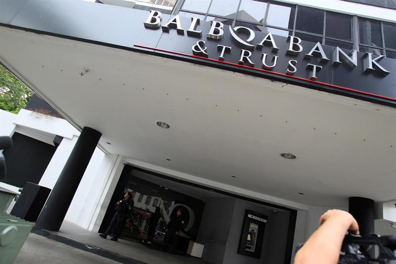 Once bancos panameños interesados en comprar Balboa Bank
