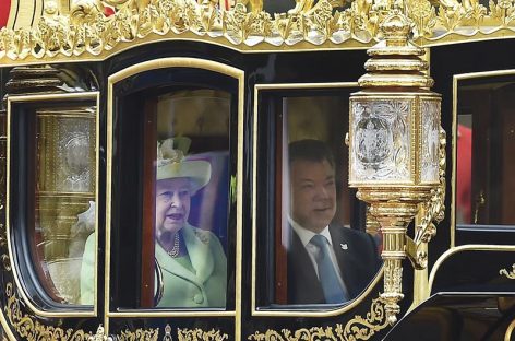 Juan Manuel Santos se reunió con Isabel II en el Reino Unido