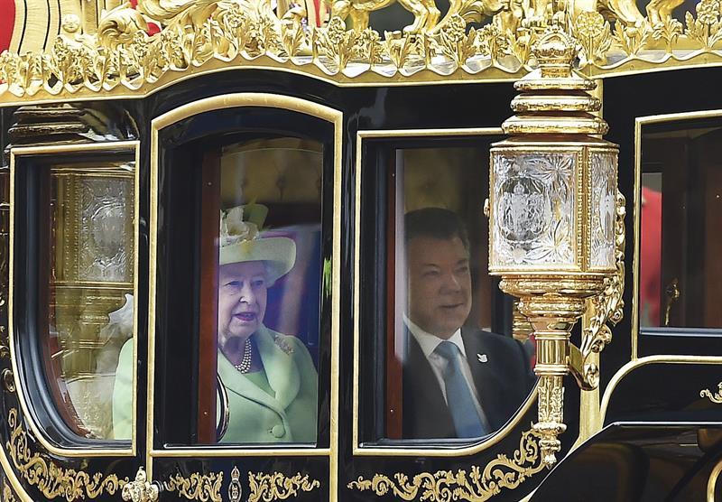 Juan Manuel Santos se reunió con Isabel II en el Reino Unido