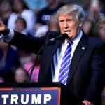 Trump rebasa a Clinton por un punto a siete días de los comicios