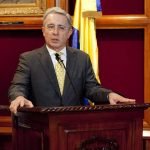 ELN pidió incluir a Álvaro Uribe en los diálogos de paz