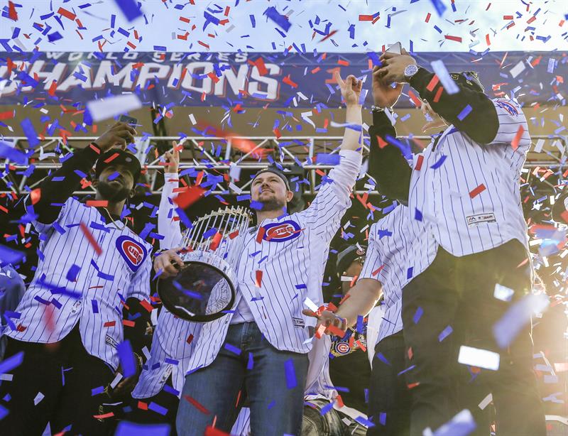 5 millones de personas colapsaron Chicago por título de Cachorros