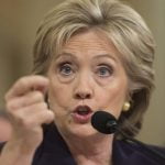 FBI mantuvo decisión de no procesar a Clinton tras revisar correos