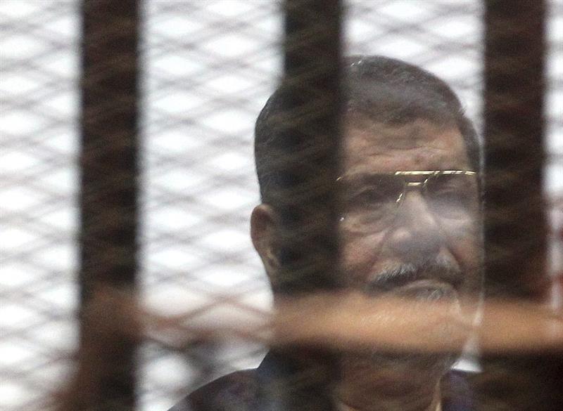 Anulan condena a muerte del expresidente egipcio Mursi