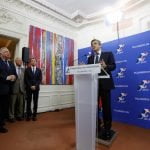 Fillon arrolló a Sarkozy en la carrera por la candidatura presidencial