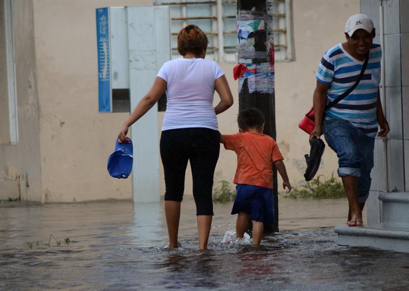 Dos muertos, cuatro desaparecidos y casas destruidas en Panamá por el paso de la tormenta Otto