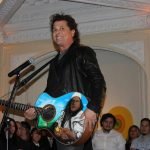 Carlos Vives pidió que todas las fuerzas cedan para alcanzar la paz