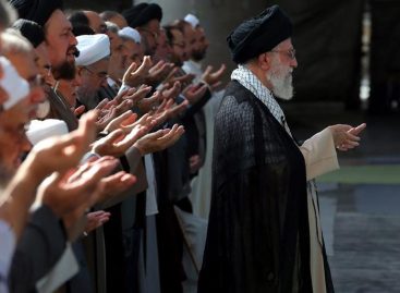 Jameneí: Irán reaccionará si Estados Unidos extiende el embargo