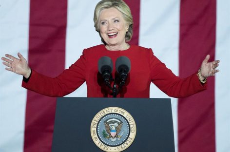 Clinton superó en 2 millones de votos a Trump, que ganó por Colegio Electoral