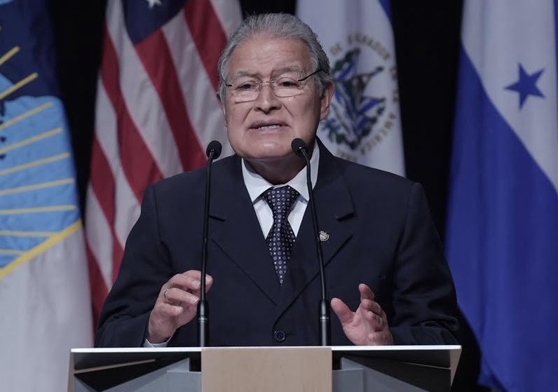 Presidente salvadoreño pidió «calma» a la población tras terremoto