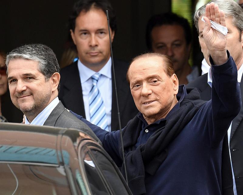 Berlusconi dispuesto a ser candidato, pide el «no» a Renzi