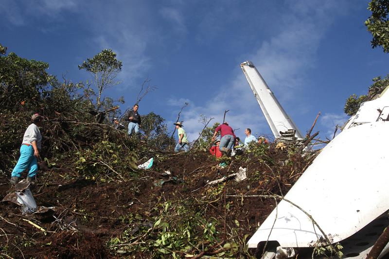 Santos afirmó que dos sobrevivientes del Chapecoense están graves