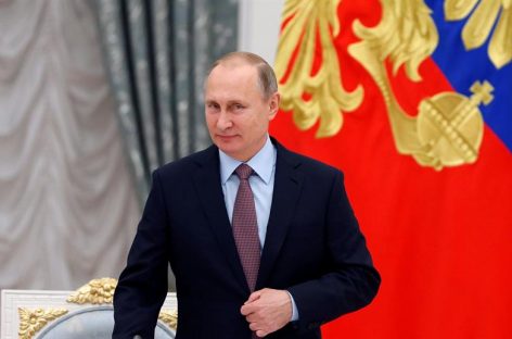 Putin encarga establecer criterios de lo permisible en el arte y la cultura