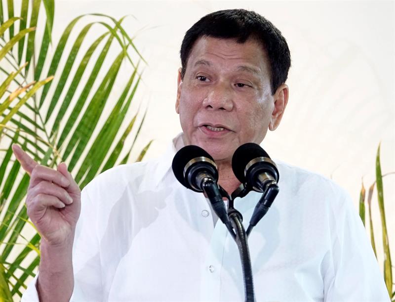 Duterte, que insultó a Obama, felicitó a Trump por su victoria