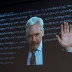 Assange mantiene su inocencia al divulgar testimonio a la fiscalía sueca