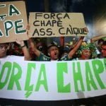 El Chapecoense modificó su escudo para recordar a las víctimas del avión