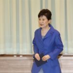 Presidenta surcoreana pide perdón y cedió el poder al primer ministro