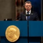 Santos llamó a construir una paz estable al recibir el Nobel