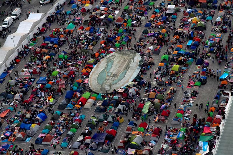 Millones de mexicanos rinden tributo a la Virgen de Guadalupe