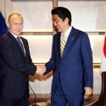 Putin llegó a Japón para cumbre con Abe con casi tres horas de retraso