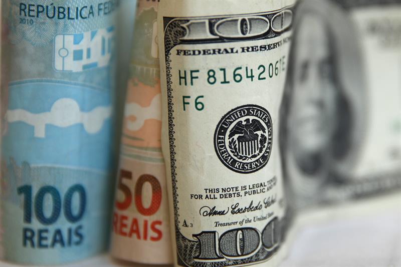 Economía brasileña cayó 5,29% en un año