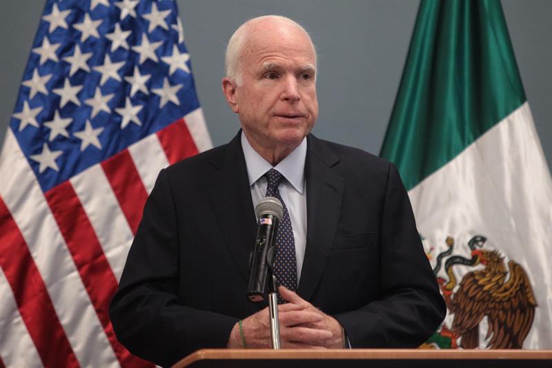 McCain apuesta por aumentar seguridad en la frontera con tecnología