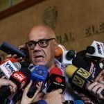 Chavismo dice que seguirá el diálogo en 2017 y no permitirá violencia opositora