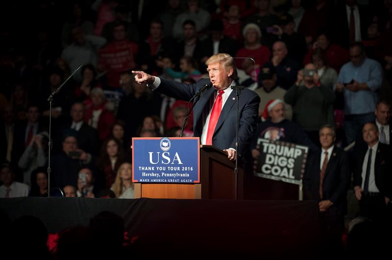 Trump anuncia reuniones con inteligencia para evaluar ataques rusos