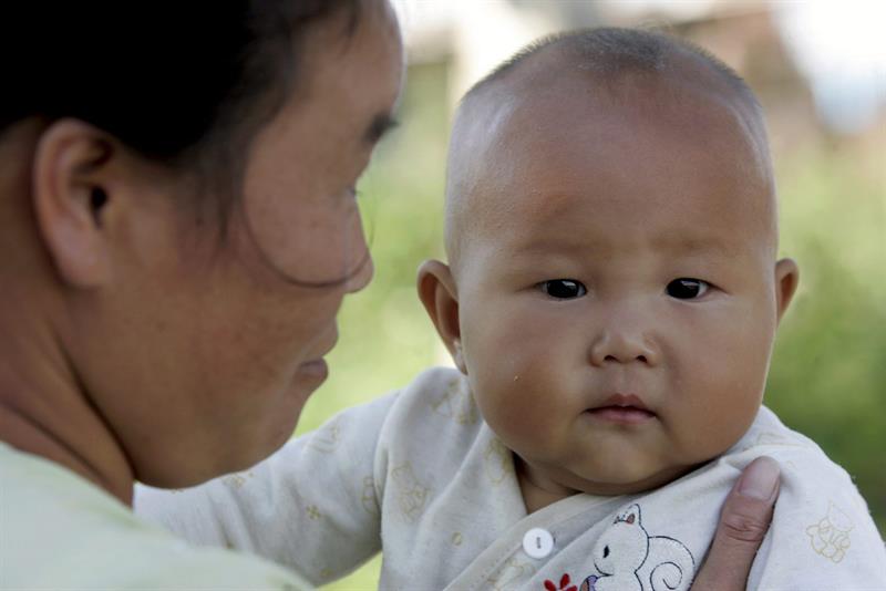 La embarazada de mayor edad en China dio a luz a los 64 años