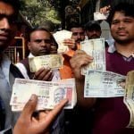 Bancos vacíos y calma en último día para ingresar billetes retirados en India