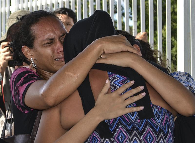 Más de 100 presos continúan fugitivos en Brasil tras masacres en cárceles