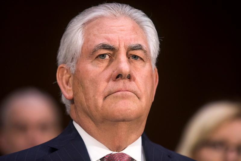 Tillerson se desmarcó de Trump y adoptó una postura más dura con Rusia