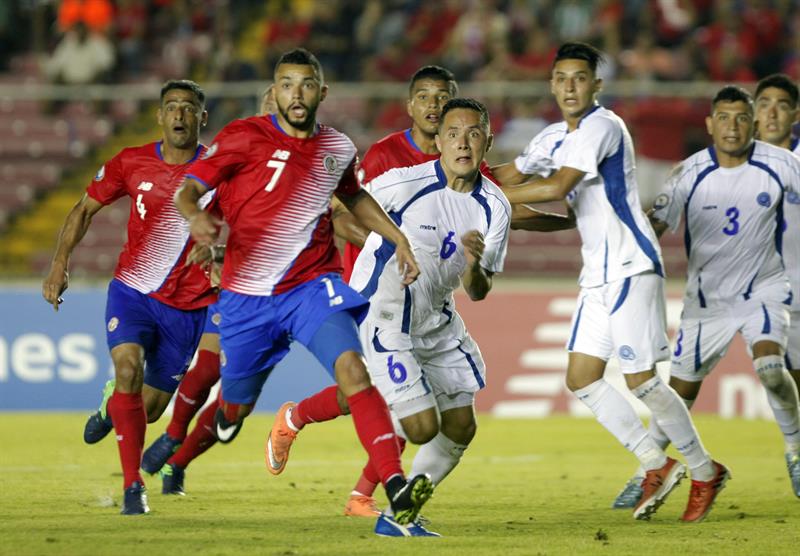 Costa Rica decepcionó en su debut al igualar sin goles ante El Salvador