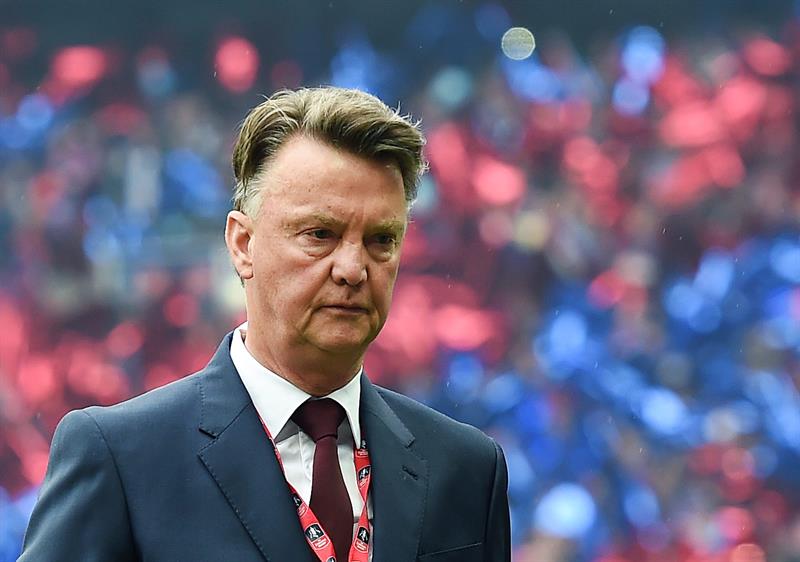 Louis van Gaal se retira como entrenador por motivos familiares