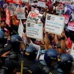 Protestaron ante la embajada de EE.UU. en Manila contra Trump