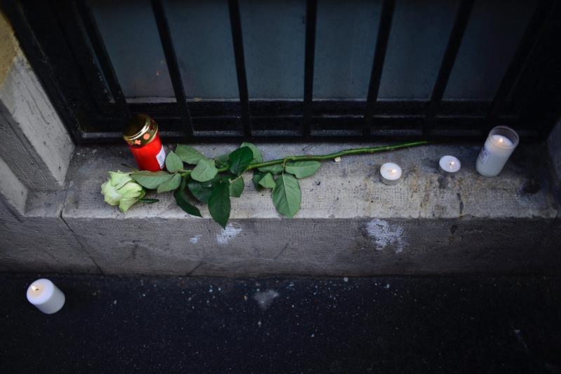 16 personas mueren calcinadas al incendiarse un autobús en Italia