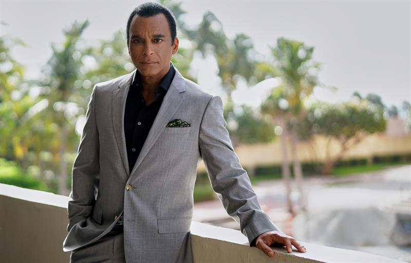 Jon Secada cantará en un disco homenaje a Benny Moré