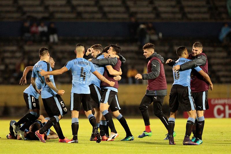 Uruguay quedó más cerca del Mundial tras remontar ante Brasil